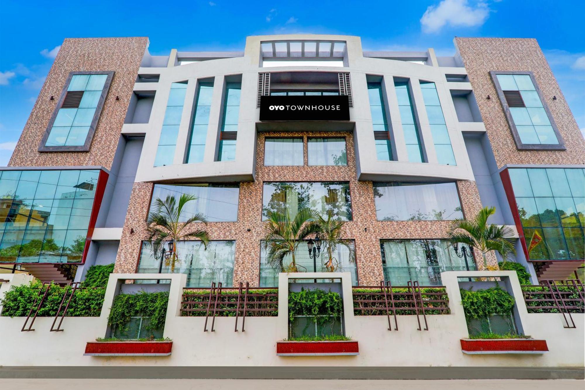 Отель Townhouse Sakura Лакхнау Экстерьер фото